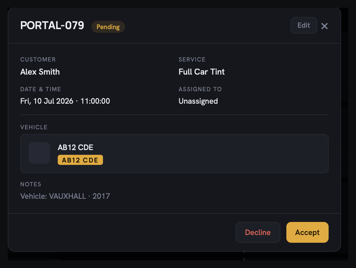 The day's bookings, with customer, vehicle and status